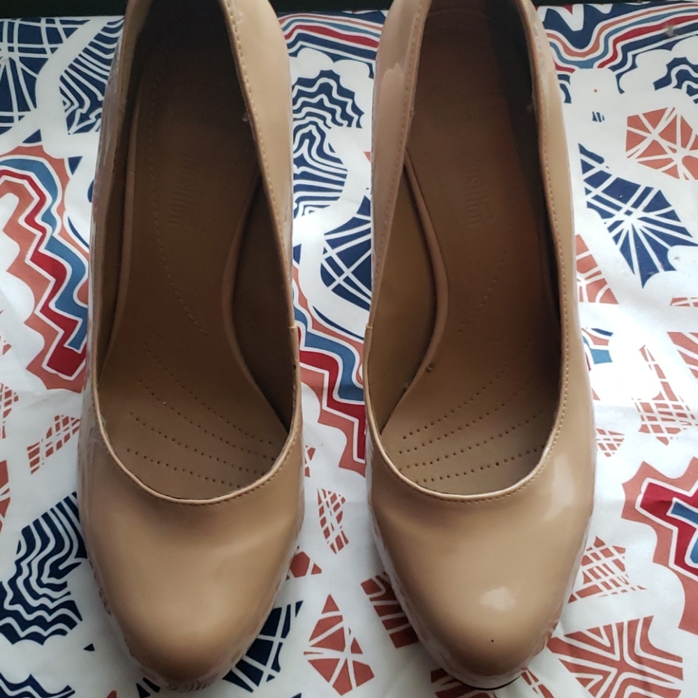 Patent leather nude heels